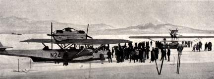 A King's bay : appareillage de l'escadrille d'Amundsen sur la nappe de glace.